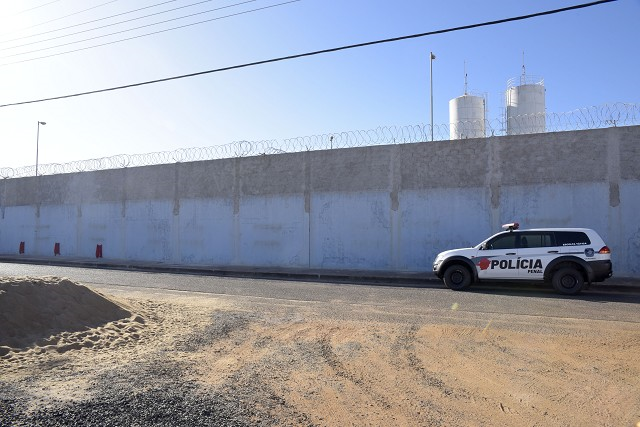 PCC comanda tráfico, apostas em jogos de futebol e aluguéis de dentro de presídio de MG