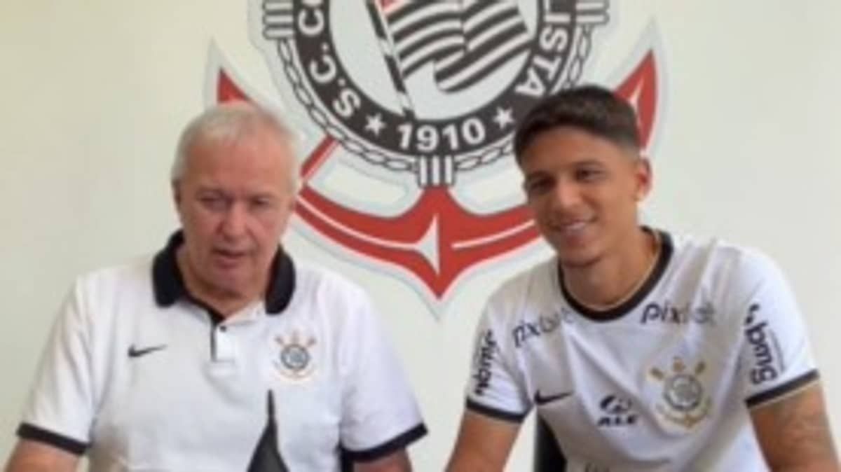 Especulado no Cruzeiro, zagueiro Caetano renova contrato com o Corinthians
