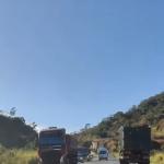 Motoristas denunciam buracos e pneus cortados na BR-381 entre Caeté e BH