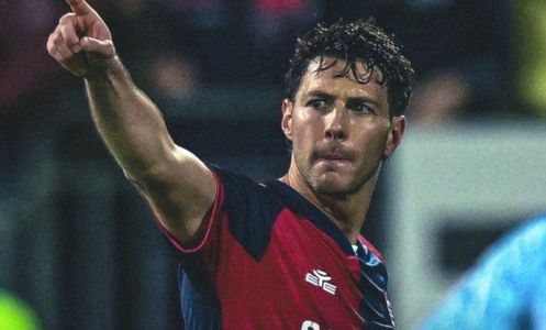 Luca Mazzitelli comemora gol em Cagliari 1 x 0 Juventus, pelo Calcio 2025/2026
