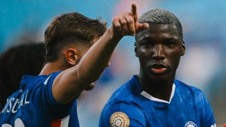 Moisés Caicedo (à direita) em jogo do Chelsea no Mundial de Clubes 2025