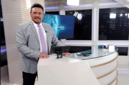 Caio Álex foi apresentador do SBT Rio