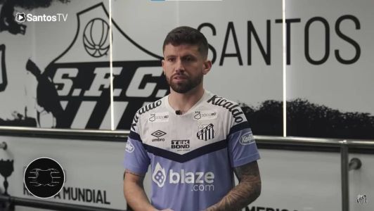 Caio Henrique treina no CT do Santos