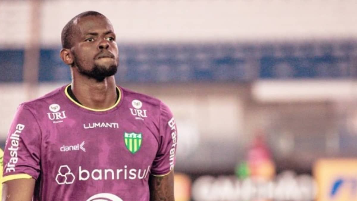 No último dia da janela, Grêmio contrata goleiro