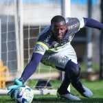 Goleiro Caíque é indiciado pela Polícia Civil por incidente no clássico GreNal