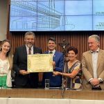 Mário Henrique Caixa, da Itatiaia, recebe título de Cidadão Honorário de BH