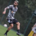 Fortaleza volta a consultar Atlético para ter meia Calebe como reforço 