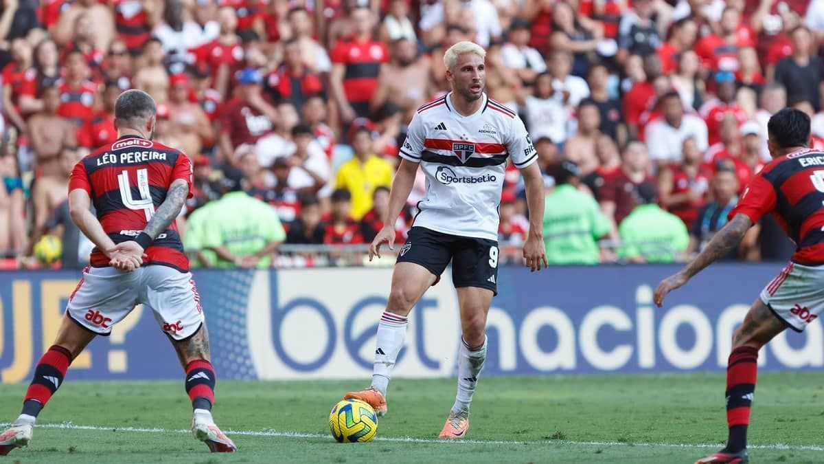 São Paulo: Calleri é jogador que mais fez gols de cabeça na Série A desde 2022