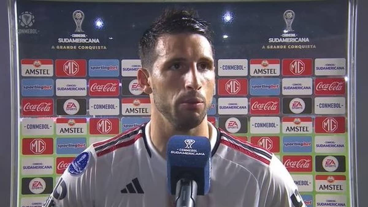 Calleri, do São Paulo, elogia entrega em vitória e projeta decisão contra Corinthians