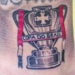 Calleri faz tatuagem de troféu da Copa do Brasil do São Paulo