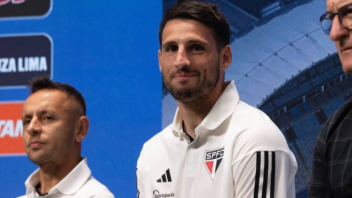 Calleri se declara ao São Paulo e comemora final no Morumbi: 'Até arrepiou'