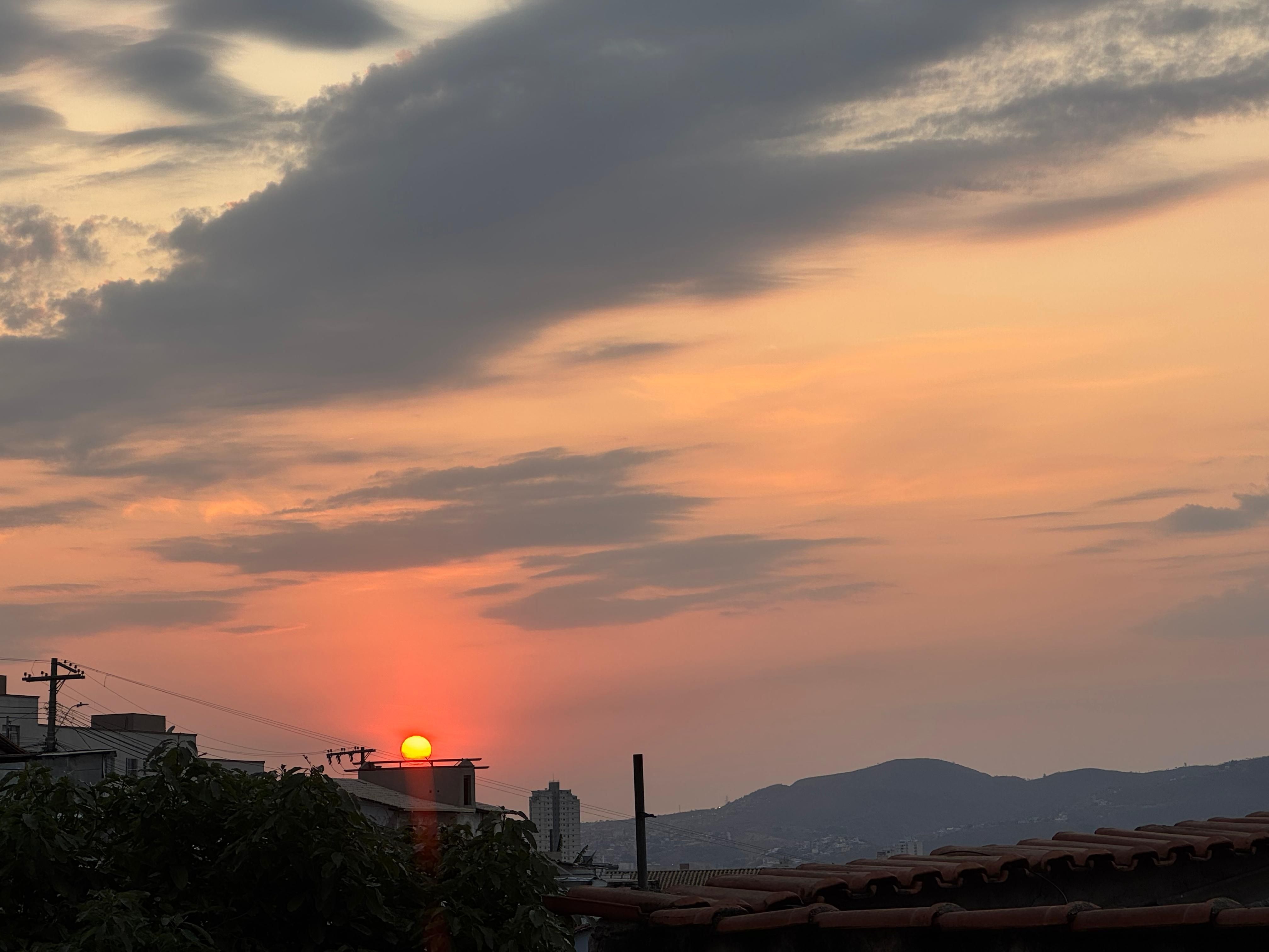 Previsão do tempo: temperaturas seguem acima dos 30 °C em todas as regiões de MG