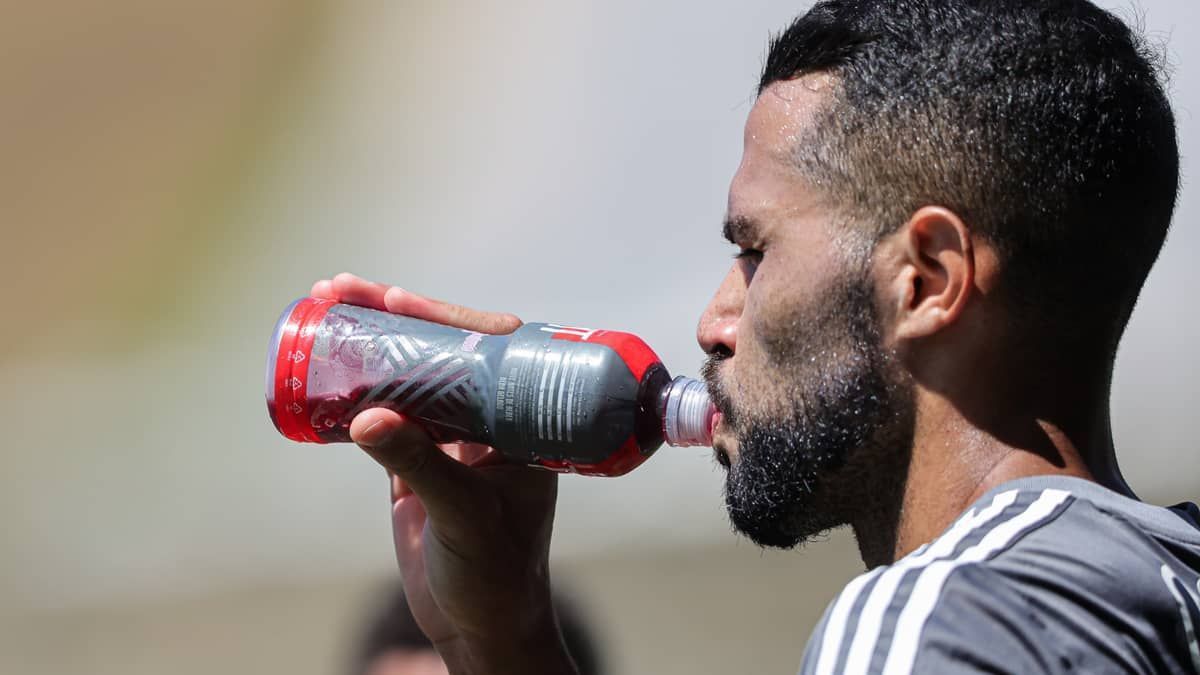 Atlético treina sob forte calor em BH, mas terá 'choque térmico' contra o Inter