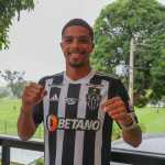 Atlético anuncia contratação do meia Robert, ex-Athletic