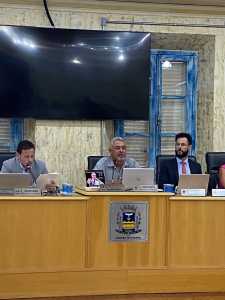 Marquinho, ao centro, passa a ser alvo de uma CPI para investigar quebra de decoro
