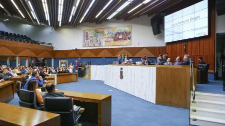 Câmara de BH aprovou nesta terça-feira (21) projeto que autoriza PBH a contratar empréstimo de quase R$ 1 bilhão