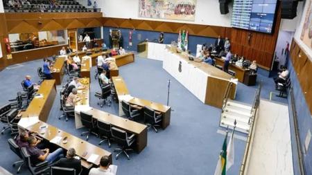 Câmara de BH articula criação de CPI após nomeação da prefeitura