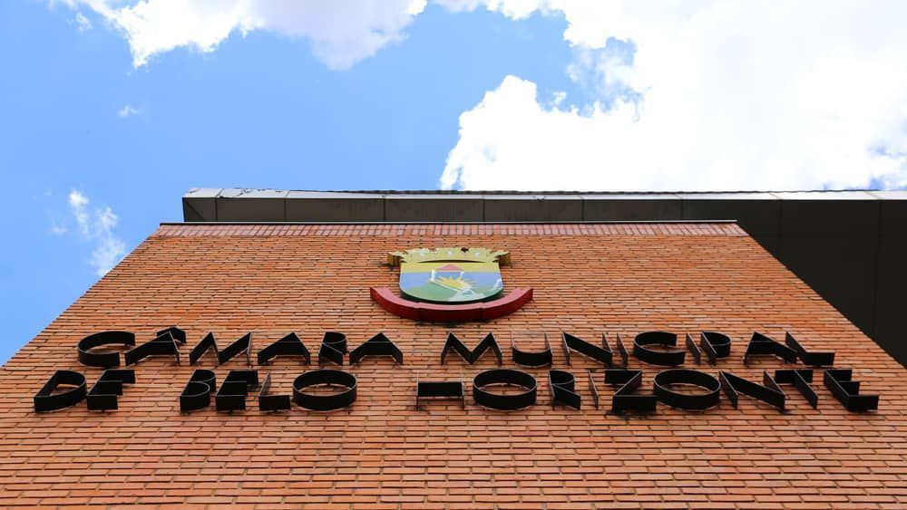 Câmara de BH pode criar 53 novos cargos com custo extra de meio milhão por mês