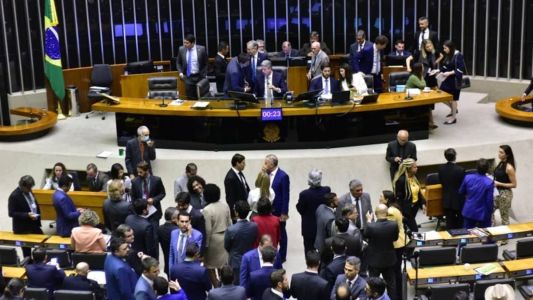Câmara dos Deputados aprovou regime de urgência para o novo marco fiscal nesta quarta (17)