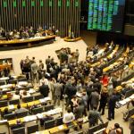 Câmara finaliza votação e aprova aumento no número de deputados para 531