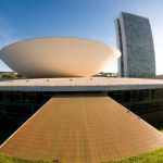 Deputados gastam centenas de milhões com divulgação do mandato; veja valores por estado