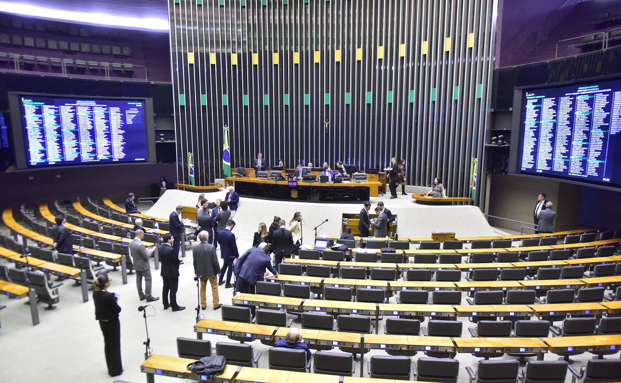 Câmara aprova medida provisória das subvenções, principal aposta do governo para zerar o déficit