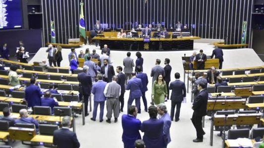 Câmara dos Deputados agenda sessão às 9h para votar destaques da minirreforma eleitoral