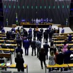 Câmara dos Deputados aprova MP que reajusta o salário mínimo e amplia isenção do imposto de renda
