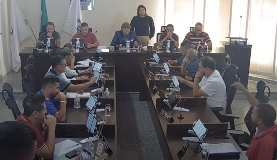 Câmara de Ribeirão das Neves aprova fim da gratuidade no transporte coletivo para idosos
