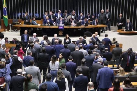 "Somente no caso da Petrobras, os desvios de recursos de forma ilegal envolvem entre R$ 30 bilhões e R$ 40 bilhões, o que consta inclusive de um estudo da Polícia Federal"
