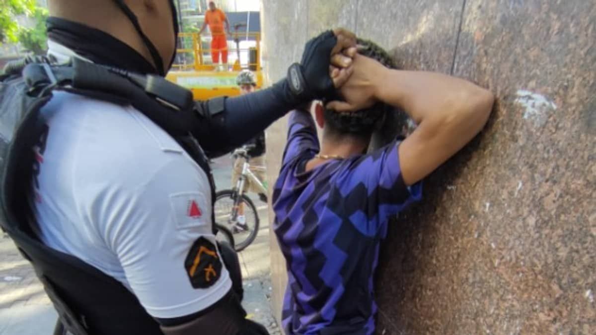 Homem que morreu na praça Sete tentou fugir da polícia, que rebate acusação sobre suposta agressão