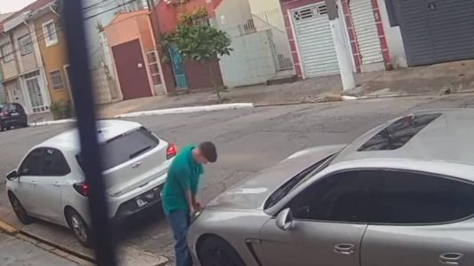 Câmera de segurança flagra o momento da tentativa de furto