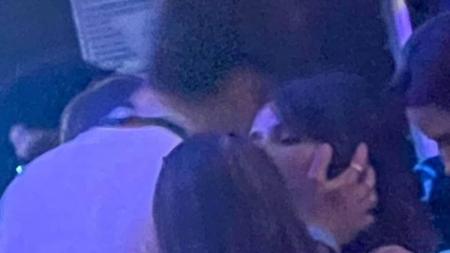 Camila Cabello e Shawn Mendes apareceram em clima de romance durante festival