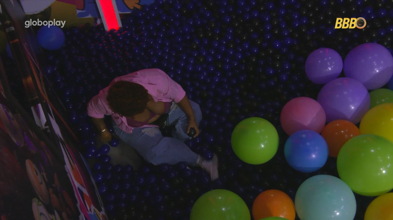 Barrada da Festa do Líder no BBB 25, Camilla chora ao se deparar com desafio 'impossível'