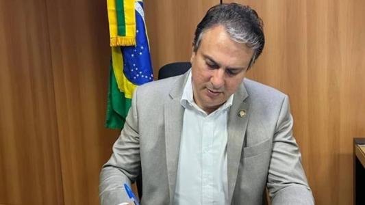 Camilo Santana, novo ministro da Educação, assinado a portaria