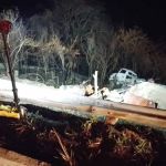 Motorista de caminhão com piche fica preso às ferragens em acidente na BR-135 