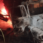 Incêndio destrói caminhão na BR-116 na Zona da Mata
