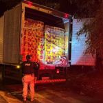 Caminhão com 103 mil latas de cerveja sem nota fiscal é apreendido em Minas