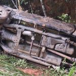 Carro com seis pessoas da mesma família capota na BR-381 e bebê é jogado para fora do veículo 