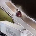 Vídeo mostra momento que caminhão sem freio entra na área de escape do Anel Rodoviário