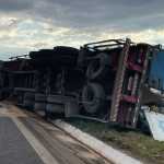 Anel Rodoviário continua parcialmente interditado cinco horas após acidente
