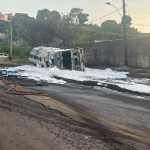 Vídeo: caminhão com combustível explode, mata motorista e atinge casas no Anel Rodoviário de BH