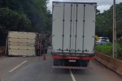 Fernão Dias é liberada após ficar mais de 24 horas fechada em Brumadinho
