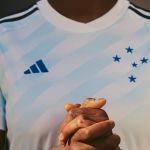 Cadê a nova camisa branca? Saiba por que Cruzeiro ainda não estreou uniforme