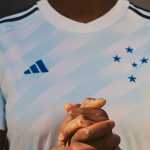 Cadê a nova camisa branca? Saiba por que Cruzeiro ainda não estreou uniforme