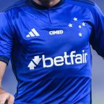 Cruzeiro aparece em top 5 de camisas mais vendidas por loja online; veja ranking