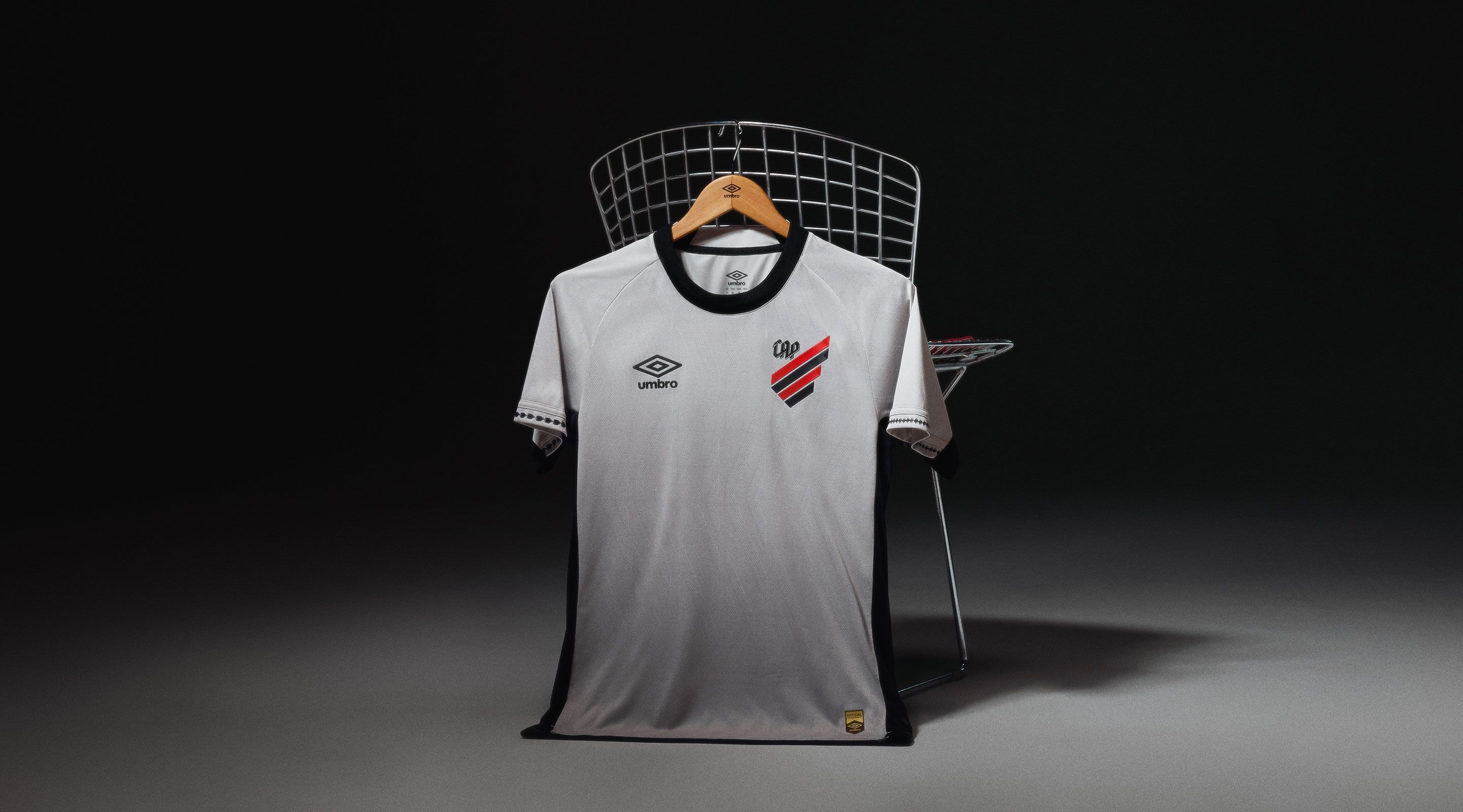 Athletico-PR lança uniforme 2 para temporada 2025; confira imagens