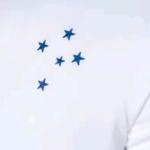 Nova camisa do Cruzeiro 'vaza' nas redes sociais; veja fotos