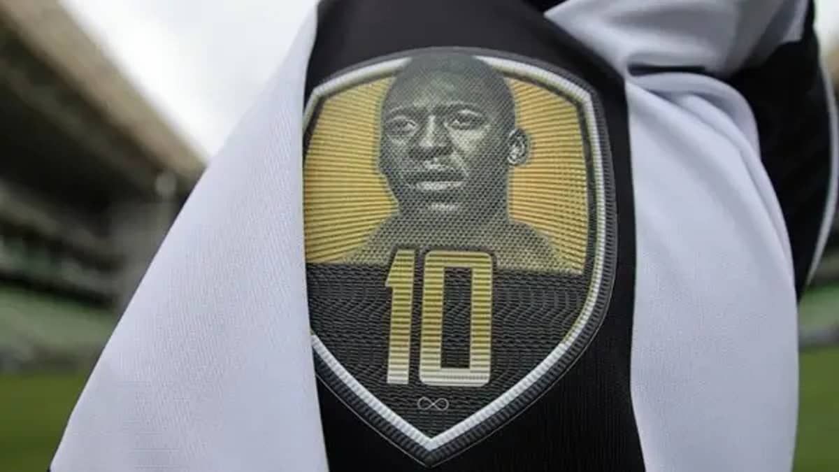 Atlético vende camisas com patch de Pelé para ação solidária; veja detalhes