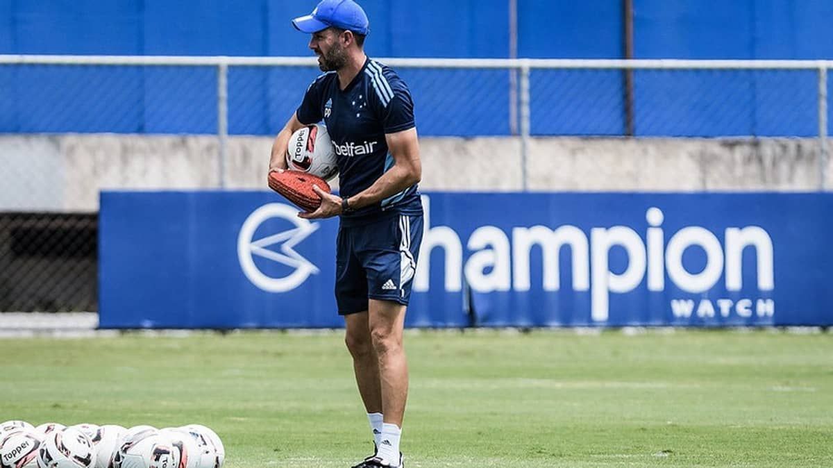Cruzeiro: Pezzolano fala sobre adaptação dos reforços e pede 'time forte' no Brasileirão